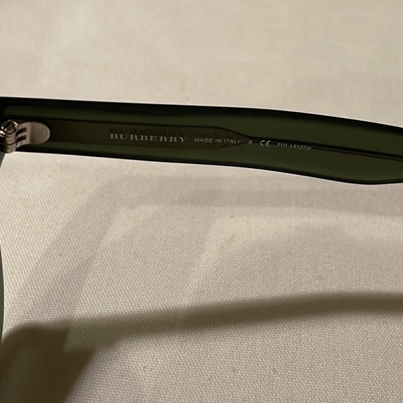 BURBERRY POLARIZED B4195-F 3531/T4 52 21 145 matte green frames, gray/green lens - Picture 6 of 7